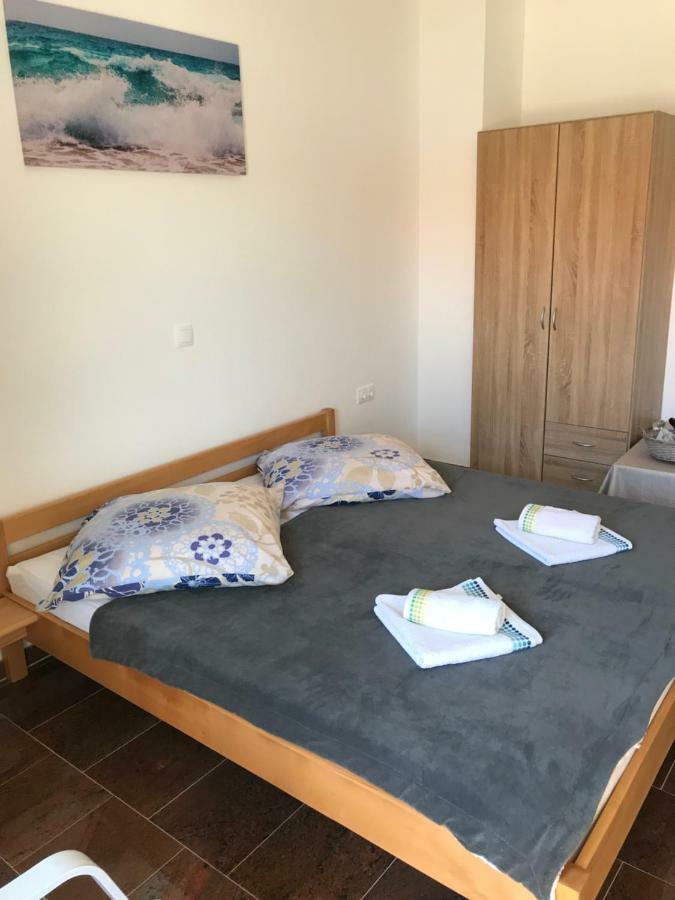 Apartmani Subasic Паг Экстерьер фото