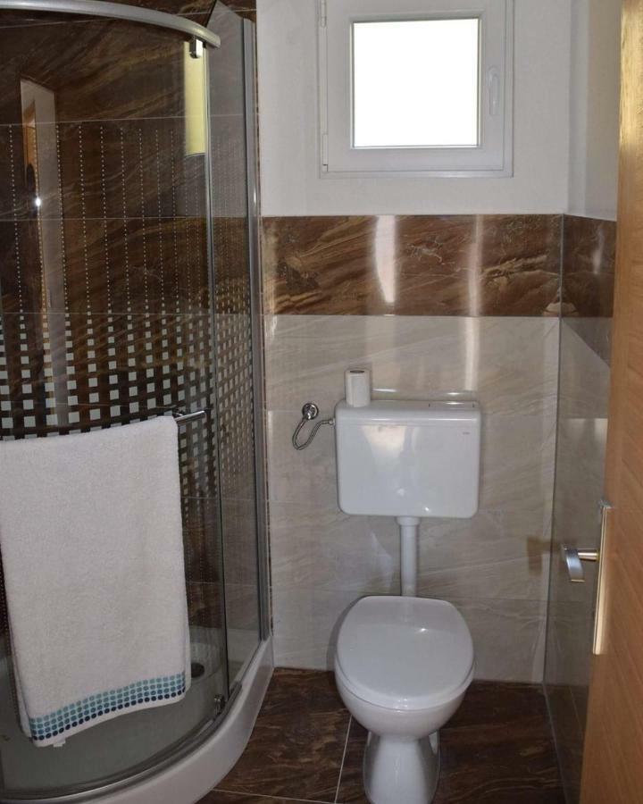 Apartmani Subasic Паг Экстерьер фото