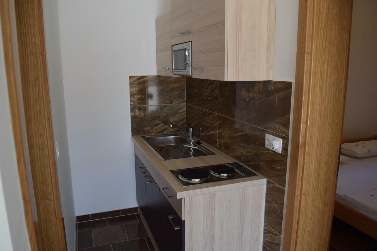 Apartmani Subasic Паг Экстерьер фото