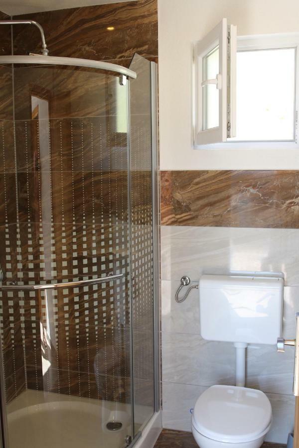 Apartmani Subasic Паг Экстерьер фото
