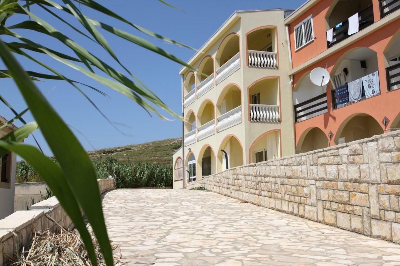 Apartmani Subasic Паг Экстерьер фото